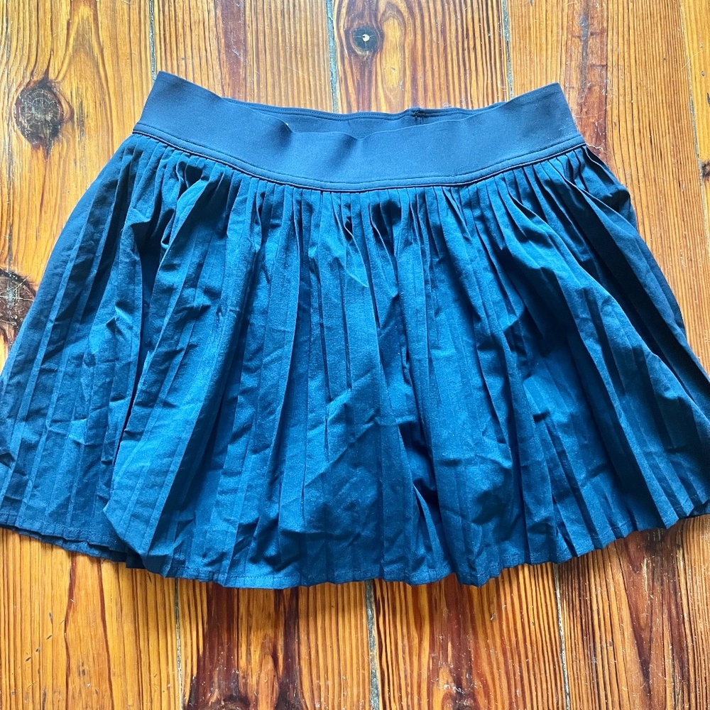 LULU LEMON varsity high rise tennis skirt